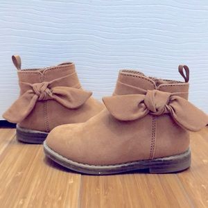 Baby gap bow booties